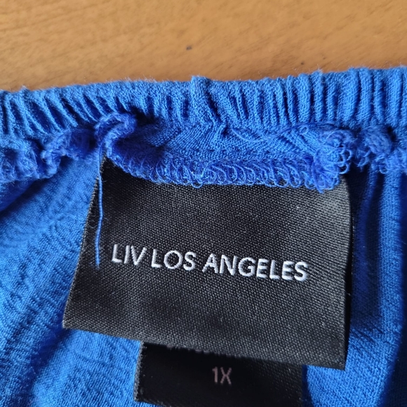 Blue top - Picture 2 of 5